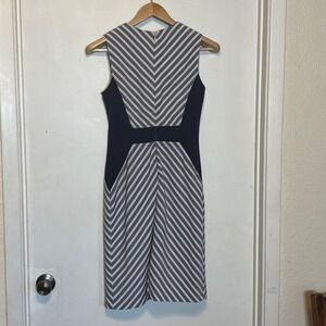 Calvin Klein Navy Blue White Striped Chevron Sleeveless Sheath Dress Size 2